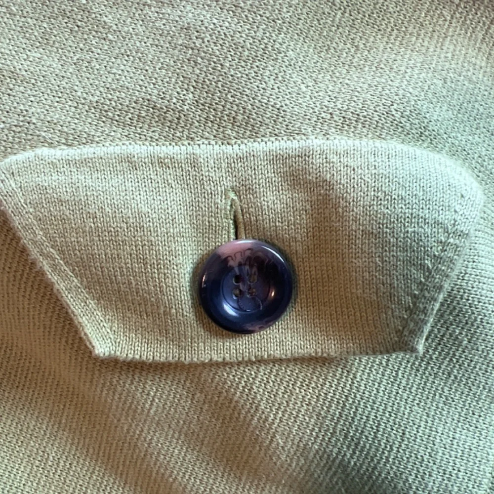 Top - Picture 2 of 4